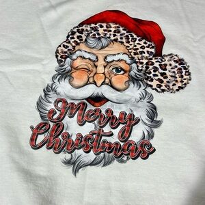 Holiday crew neck sweatshirt. Size 3XL cute Santa decal on front❤️💚